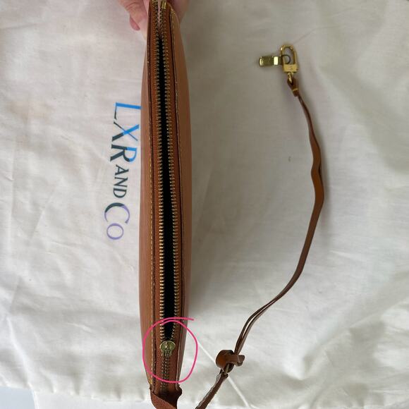 Repair Required: Louis Vuitton EPI Pochette Cognac Brown Shoulder Bag Clutch - Picture 10 of 14